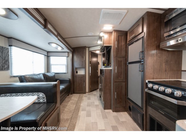 2020 Cruiser RV Radiance Ultra-Lite 32BH - New Travel Trailer For Sale by Motor Home Specialist in Alvarado, Texas