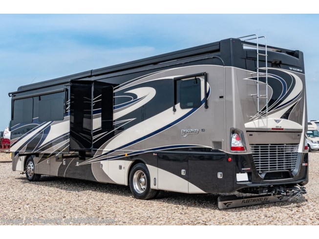 2018 Discovery LXE 40X by Fleetwood from Motor Home Specialist in Alvarado, Texas