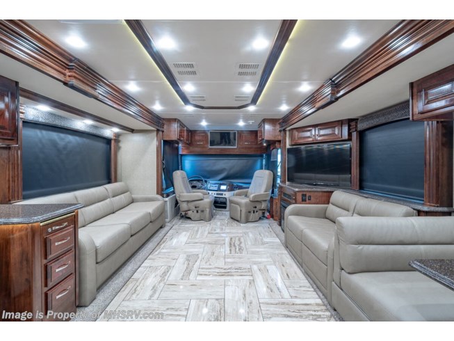 2018 Fleetwood Discovery LXE 44H - Used Diesel Pusher For Sale by Motor Home Specialist in Alvarado, Texas