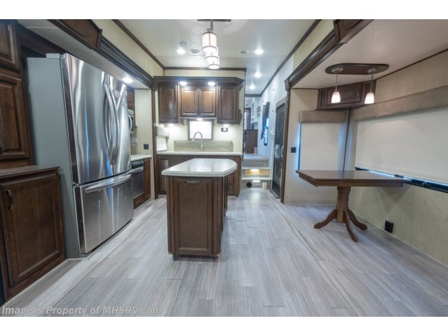 2017 Palomino Columbus 375RL - Used Fifth Wheel For Sale by Motor Home Specialist in Alvarado, Texas