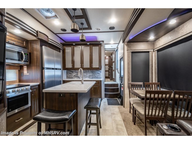 2019 Grand Design Momentum 397TH - Used Fifth Wheel For Sale by Motor Home Specialist in Alvarado, Texas
