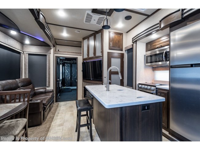 2019 Grand Design Momentum 397TH #2247C - For Sale in Alvarado, TX