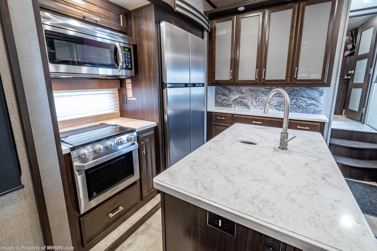 2019 Grand Design Momentum 397TH #2247C - For Sale in Alvarado, TX