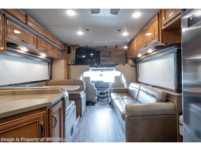 2018 Thor Motor Coach Quantum WS31 - Used Class C For Sale by Motor Home Specialist in Alvarado, Texas