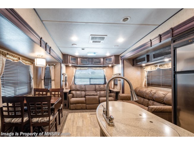 2016 Forest River Surveyor 293RLTS - Used Fifth Wheel For Sale by Motor Home Specialist in Alvarado, Texas