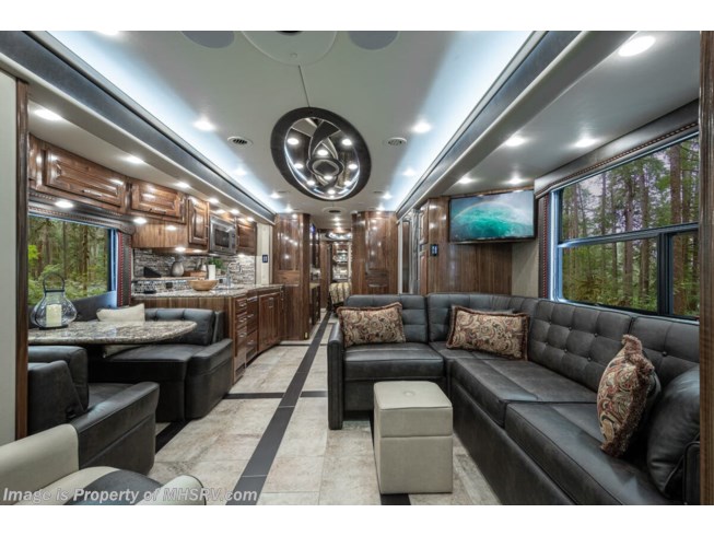 2018 Foretravel Realm LVB - Used Diesel Pusher For Sale by Motor Home Specialist in Alvarado, Texas