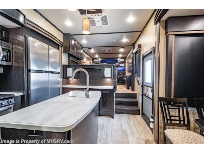 2018 Grand Design Momentum 376TH - Used Fifth Wheel For Sale by Motor Home Specialist in Alvarado, Texas