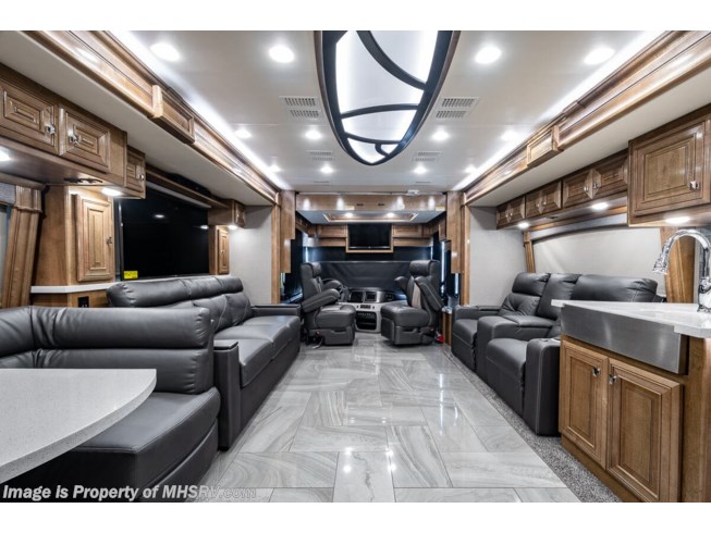 2020 Fleetwood Discovery LXE 44B - New Diesel Pusher For Sale by Motor Home Specialist in Alvarado, Texas