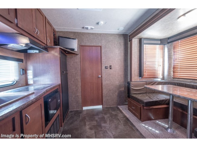 2015 Forest River Vengeance 29V - Used Travel Trailer For Sale by Motor Home Specialist in Alvarado, Texas