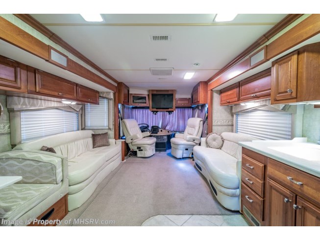 2006 Fleetwood Revolution LE 40J - Used Diesel Pusher For Sale by Motor Home Specialist in Alvarado, Texas