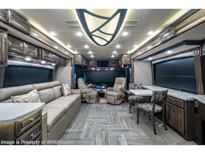 2019 Fleetwood Discovery LXE 40D - Used Diesel Pusher For Sale by Motor Home Specialist in Alvarado, Texas