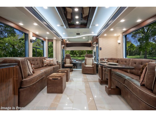 2021 Foretravel Realm Presidential Luxury Villa Master Suite (LVMS ...