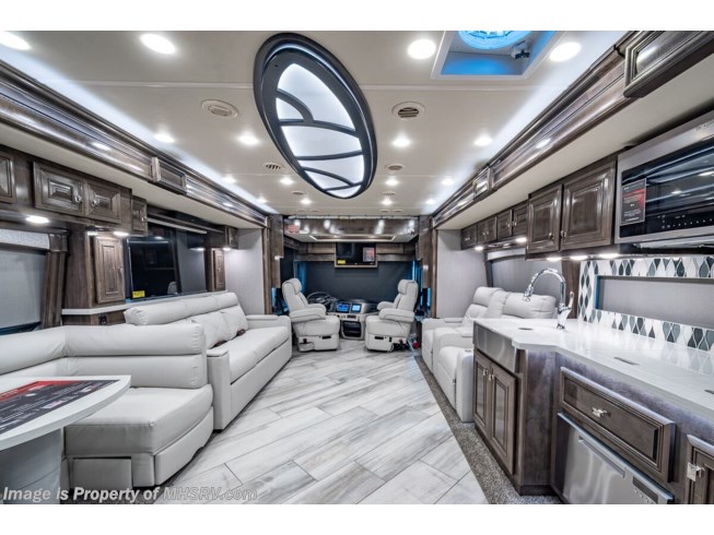 2020 Fleetwood Discovery LXE 44H - New Diesel Pusher For Sale by Motor Home Specialist in Alvarado, Texas