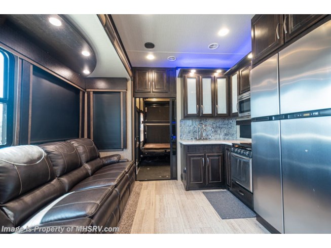 2017 Grand Design Momentum 328M - Used Fifth Wheel For Sale by Motor Home Specialist in Alvarado, Texas