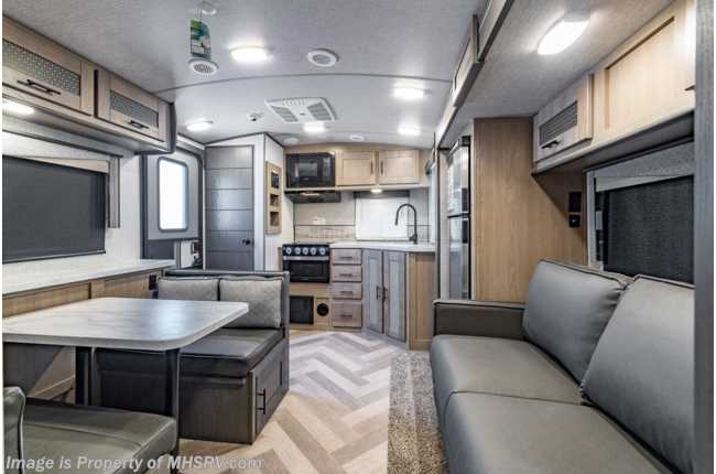 2021 Twilight RV TWS 2400 W/King Bed, 15K A/C, Power Stabilizers ...