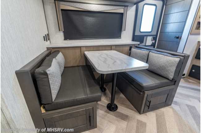 2021 Twilight RV TWS 2400 W/King Bed, 15K A/C, Power Stabilizers ...