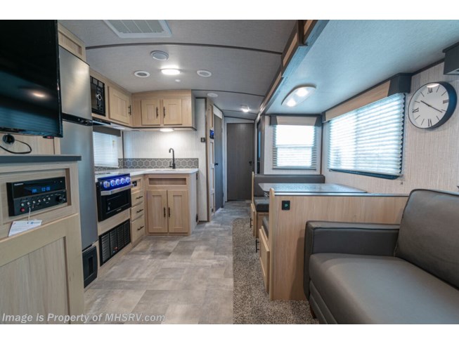 2021 Cruiser RV Radiance Ultra-Lite 32BH - New Travel Trailer For Sale by Motor Home Specialist in Alvarado, Texas