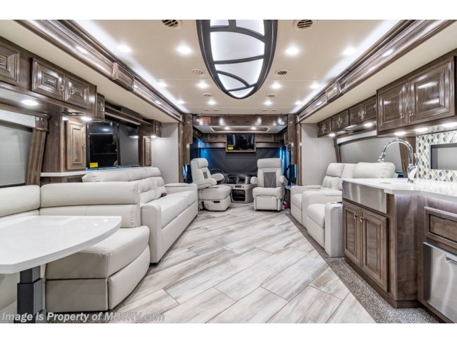2021 Fleetwood Discovery LXE 44B - New Diesel Pusher For Sale by Motor Home Specialist in Alvarado, Texas