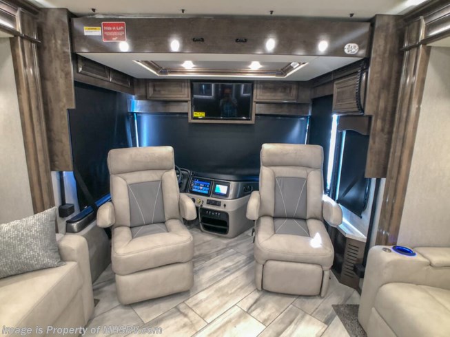 2021 Discovery LXE 44B by Fleetwood from Motor Home Specialist in Alvarado, Texas