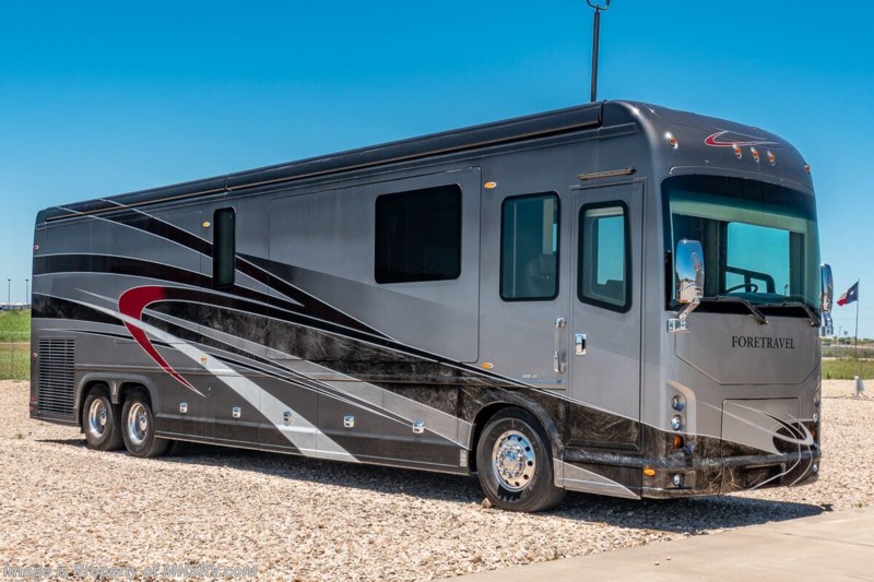 45y Rv 2014 Foretravel IH-45 IH-45 Bath & 1/2 W/ 600HP, OH Loft, King Bed ...