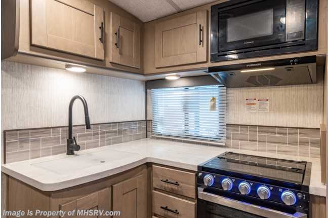 2021 Twilight RV TWS 2500 W/ King Bed, 15K A/C, Stabilizer Jacks