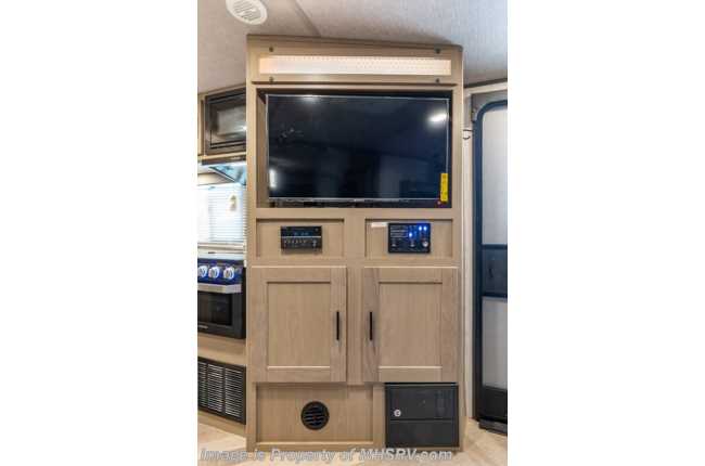 2021 Twilight RV TWS 2500 W/ King Bed, 15K A/C, Stabilizer Jacks