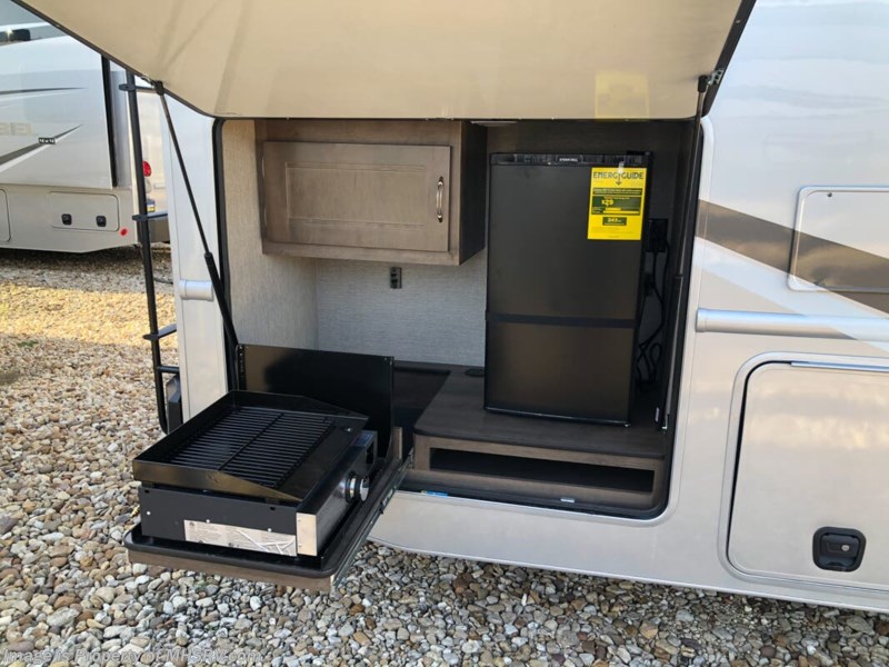 2021 Nexus Rebel 35R Bunk Model 4x4 International® CV™ Series Super C W ...