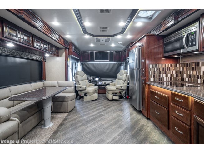 2018 Fleetwood Discovery 38N - Used Diesel Pusher For Sale by Motor Home Specialist in Alvarado, Texas