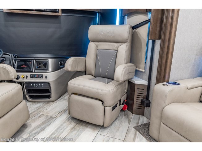 2021 Discovery LXE 44B by Fleetwood from Motor Home Specialist in Alvarado, Texas