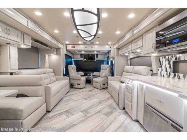 2021 Fleetwood Discovery 38W - New Diesel Pusher For Sale by Motor Home Specialist in Alvarado, Texas