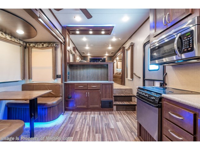 2018 Keystone Montana High Country 375FL - Used Fifth Wheel For Sale by Motor Home Specialist in Alvarado, Texas