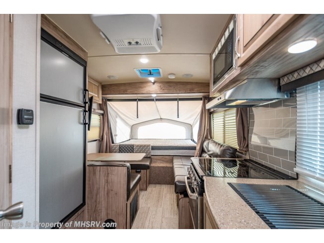 2019 Palomino Solaire 147 X - Used Travel Trailer For Sale by Motor Home Specialist in Alvarado, Texas