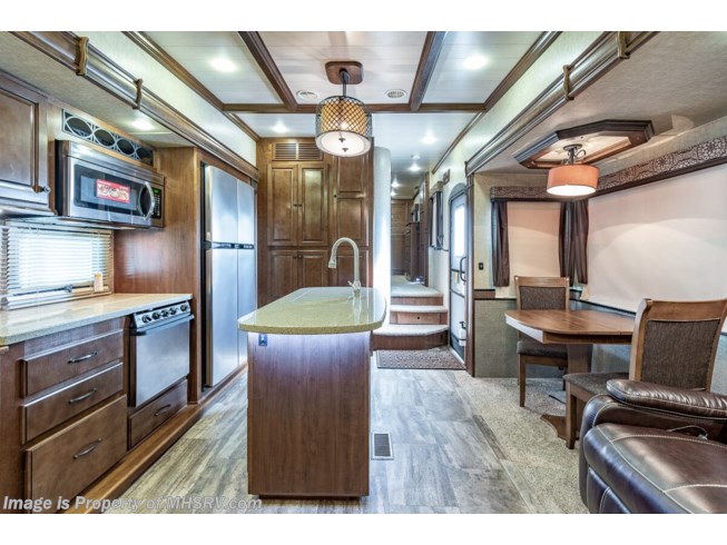 2015 Heartland Bighorn BH 3270RS - Used Fifth Wheel For Sale by Motor Home Specialist in Alvarado, Texas
