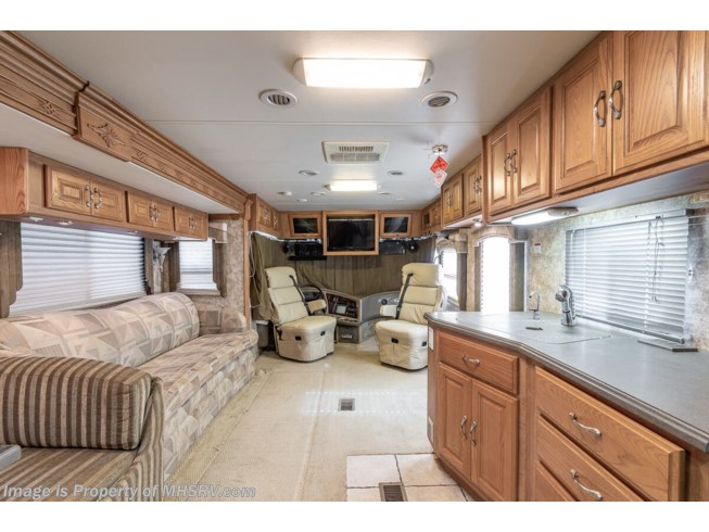 2006 Coachmen Cross Country 367DS - Used Diesel Pusher For Sale by Motor Home Specialist in Alvarado, Texas