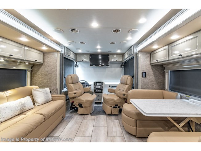 2020 Tiffin Allegro Breeze 33 BR - Used Diesel Pusher For Sale by Motor Home Specialist in Alvarado, Texas