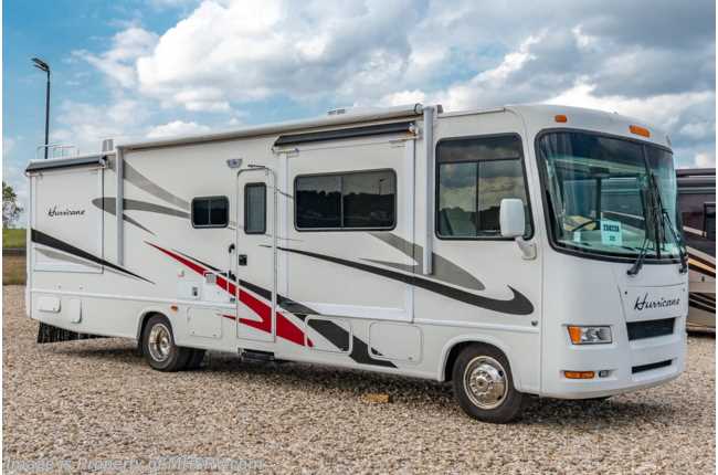 2007 Thor Motor Coach Four Winds Hurricane 32E W/ 2 A/Cs, Ext Shower, Oven, Booth Sleeper &amp; 2 TVs