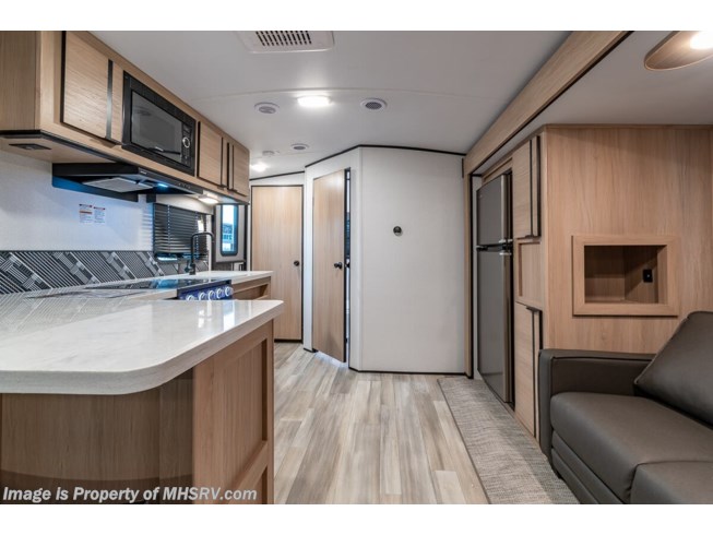 2021 Cruiser RV Radiance Ultra-Lite R-21RB - New Travel Trailer For Sale by Motor Home Specialist in Alvarado, Texas