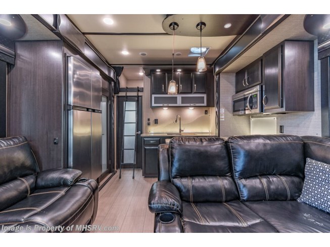 2017 Dutchmen Voltage Epic 3970 #2448C - For Sale in Alvarado, TX