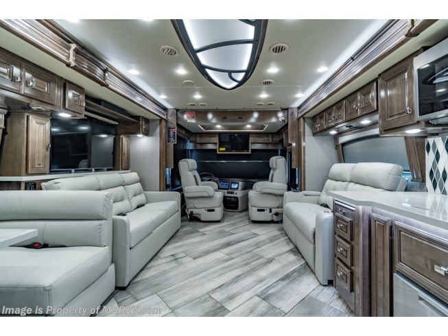 2022 Fleetwood Discovery LXE 40M - New Diesel Pusher For Sale by Motor Home Specialist in Alvarado, Texas