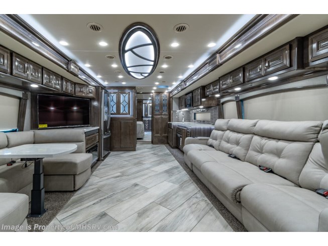 2021 Discovery LXE 44S by Fleetwood from Motor Home Specialist in Alvarado, Texas