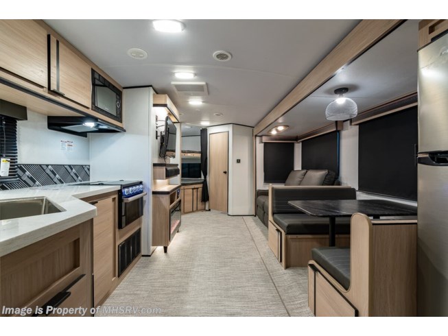 2021 Cruiser RV Radiance Ultra-Light 28BH - New Travel Trailer For Sale by Motor Home Specialist in Alvarado, Texas