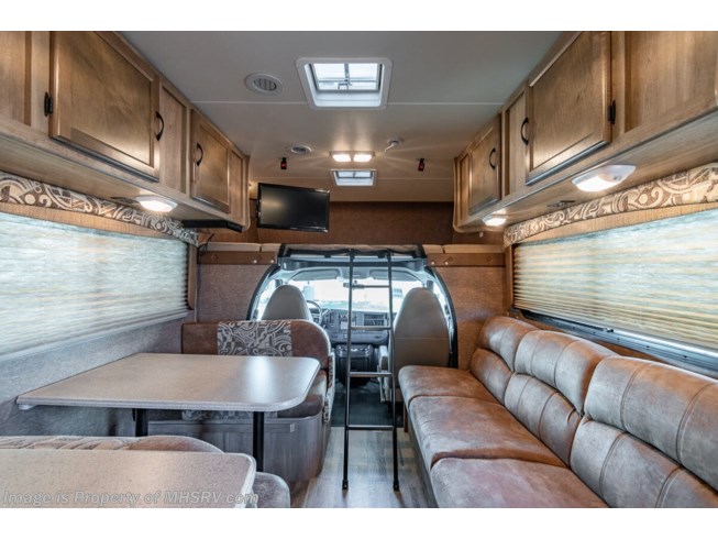 2015 Coachmen Freelander 28QB - Used Class C For Sale by Motor Home Specialist in Alvarado, Texas
