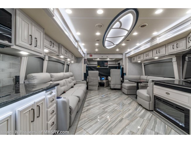 2021 Fleetwood Discovery LXE 44S - New Diesel Pusher For Sale by Motor Home Specialist in Alvarado, Texas