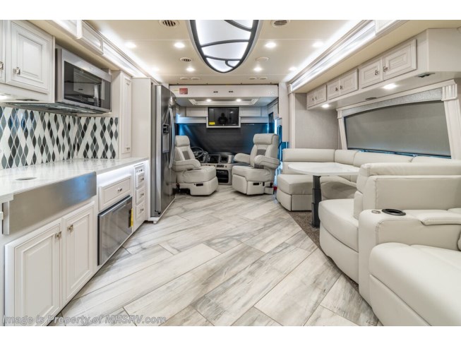 2021 Fleetwood Discovery LXE 40G - New Diesel Pusher For Sale by Motor Home Specialist in Alvarado, Texas