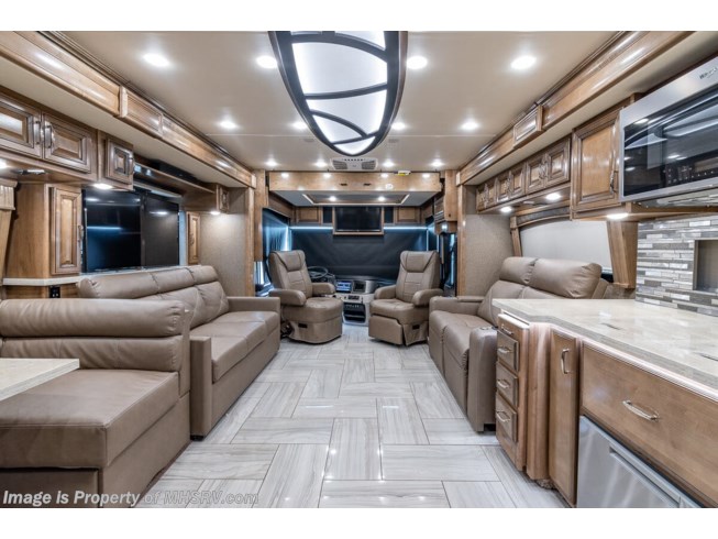 2020 Fleetwood Discovery 38W - Used Diesel Pusher For Sale by Motor Home Specialist in Alvarado, Texas