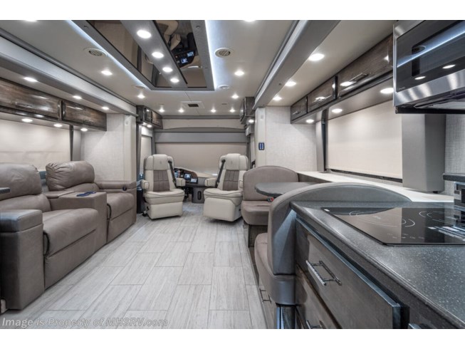 2022 Foretravel Realm FS450 Luxury Suite Side Bath (LSSB) W/ Theater Seat - New Diesel Pusher For Sale by Motor Home Specialist in Alvarado, Texas