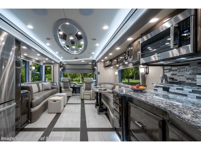 2022 Foretravel Realm FS605 Luxury Villa Master Suite (LVMS) Bath & 1/2 - New Diesel Pusher For Sale by Motor Home Specialist in Alvarado, Texas
