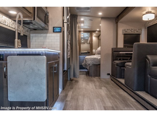 2022 Isata 5 Series 30FW by Dynamax Corp from Motor Home Specialist in Alvarado, Texas
