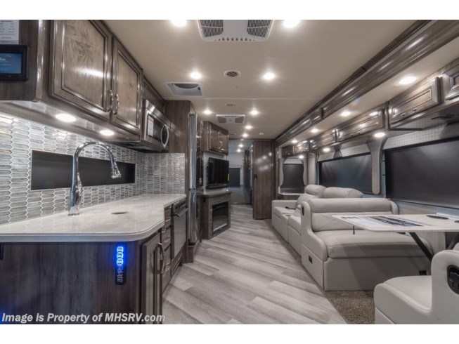 2022 Bounder 33C by Fleetwood from Motor Home Specialist in Alvarado, Texas