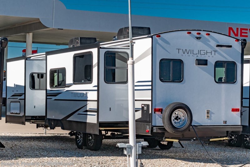 2022 Twilight RV TWS 3100 W/ Theater Seats, 50AMP, Dual A/C, Black Out ...